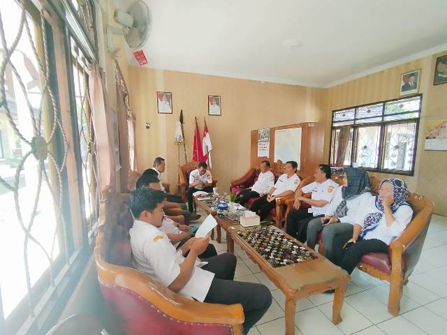 RAPAT KOORDINASI INTERNAL KANTOR KECAMATAN SUKOHARJO